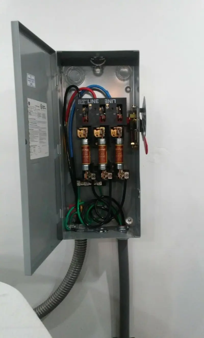 Three-phase disconnect switch installed for Smoke Detector Installation in Bridge City